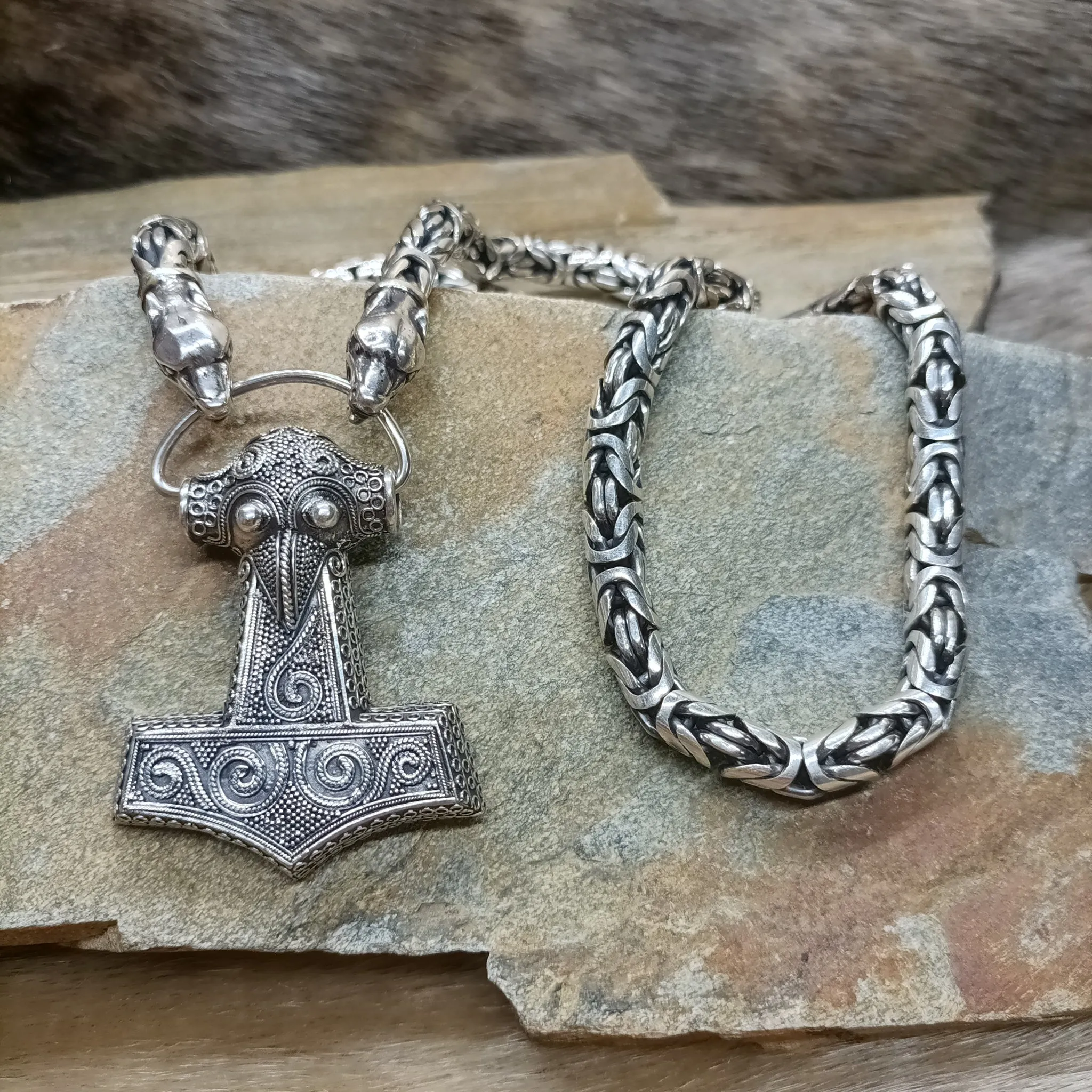 8mm Thick Silver King Chain Thors Hammer Necklace - Ferocious Wolf Heads