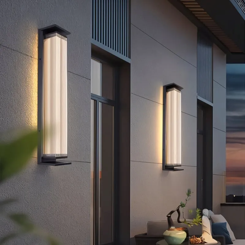 Baraq Outdoor Wall Lamp