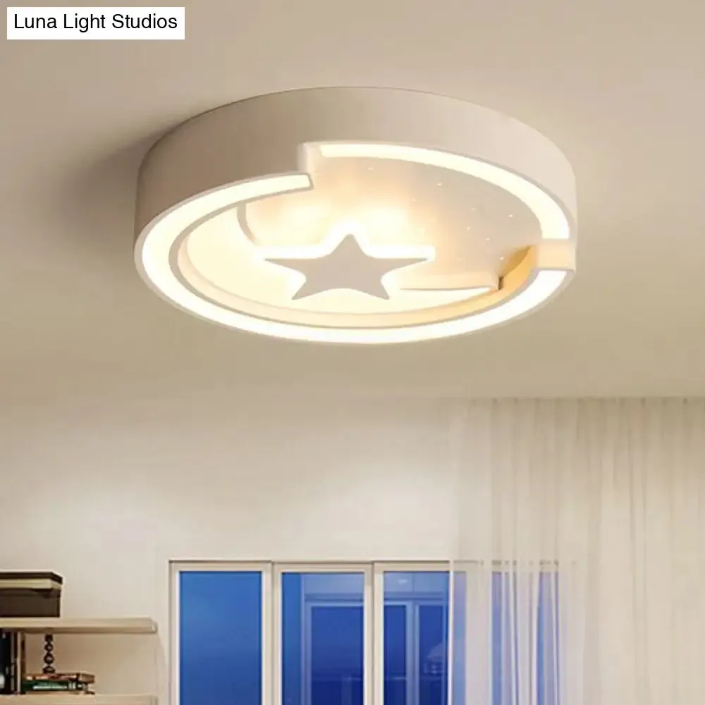 Contemporary Star Metal LED Flushmount Ceiling Light in White - 16"/19.5" Diameter