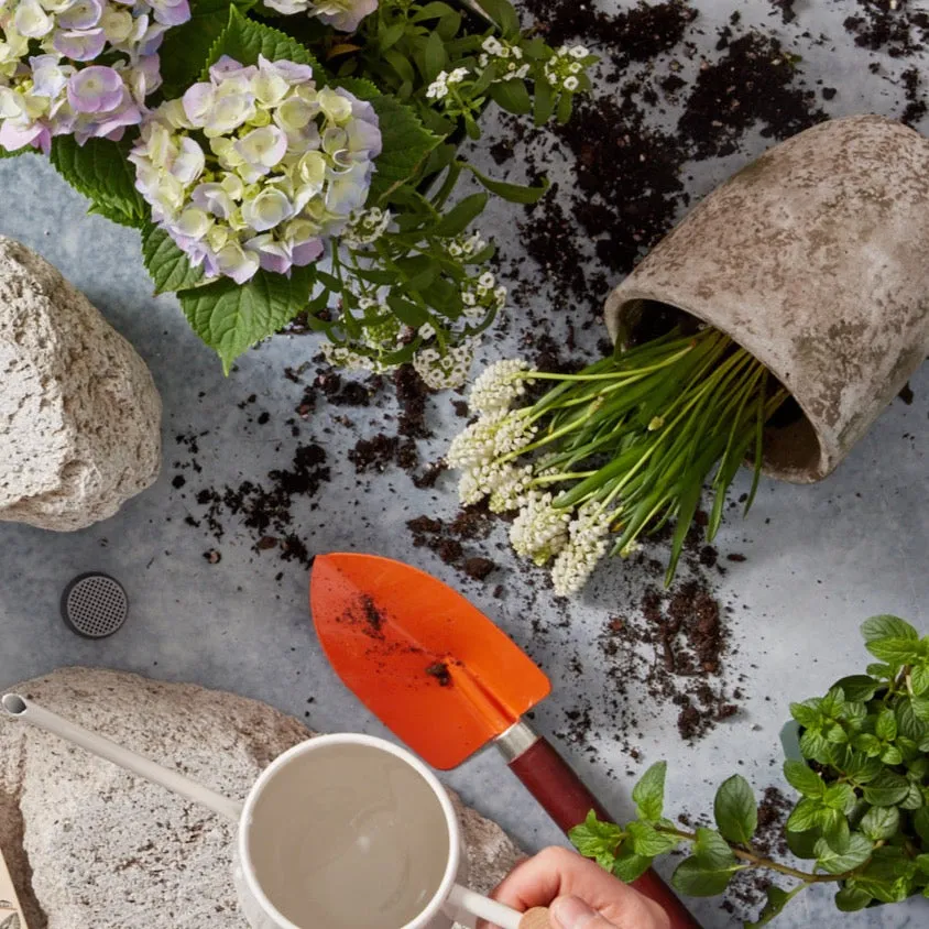 Leather Garden Shovel - Chic Gardening Gift