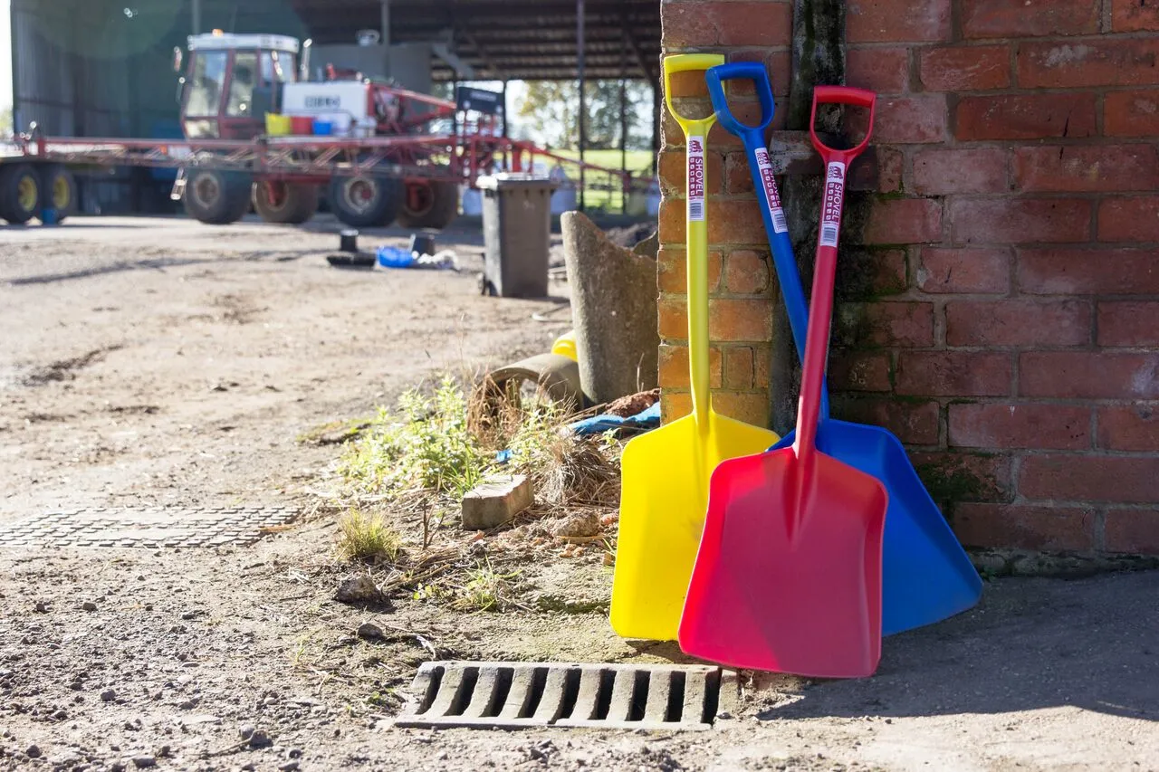 Red Gorilla Shovel